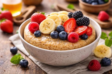 bowl-cake-fruits-table-bois