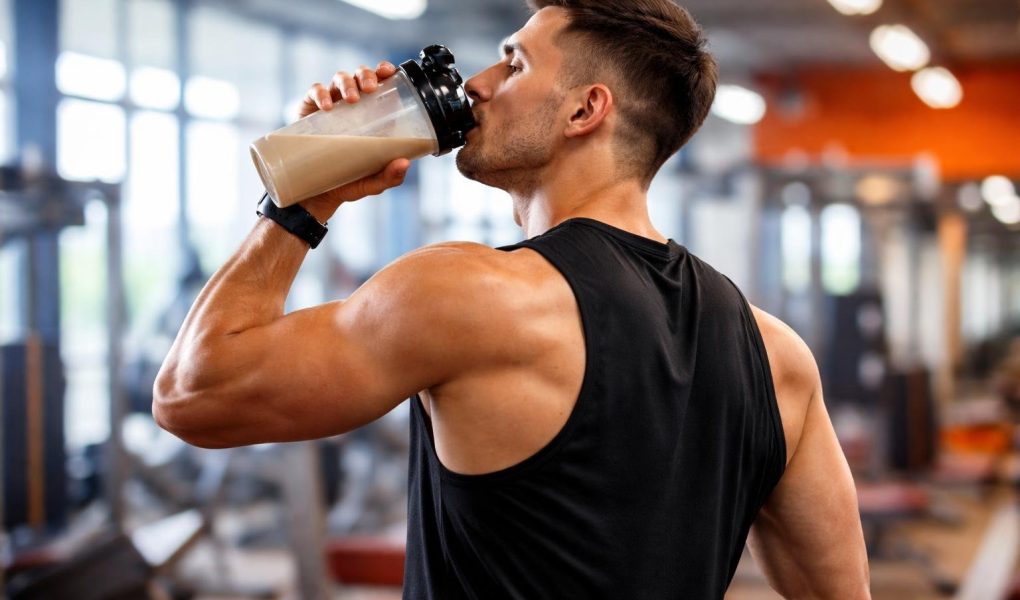 sportif-shake-salle-gym-équipement