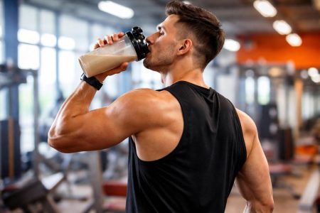 sportif-shake-salle-gym-équipement